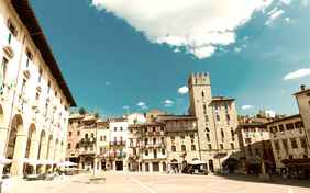 Das wunderschöne Arezzo erreichen Sie in ca. 30 Min. Autofahrt - Foto: jovannig / stock.adobe.com